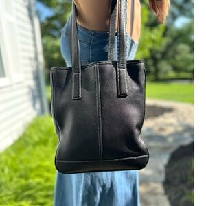 Coach • Leather Hampton Shoppers Shoulder Tote Bag in Black